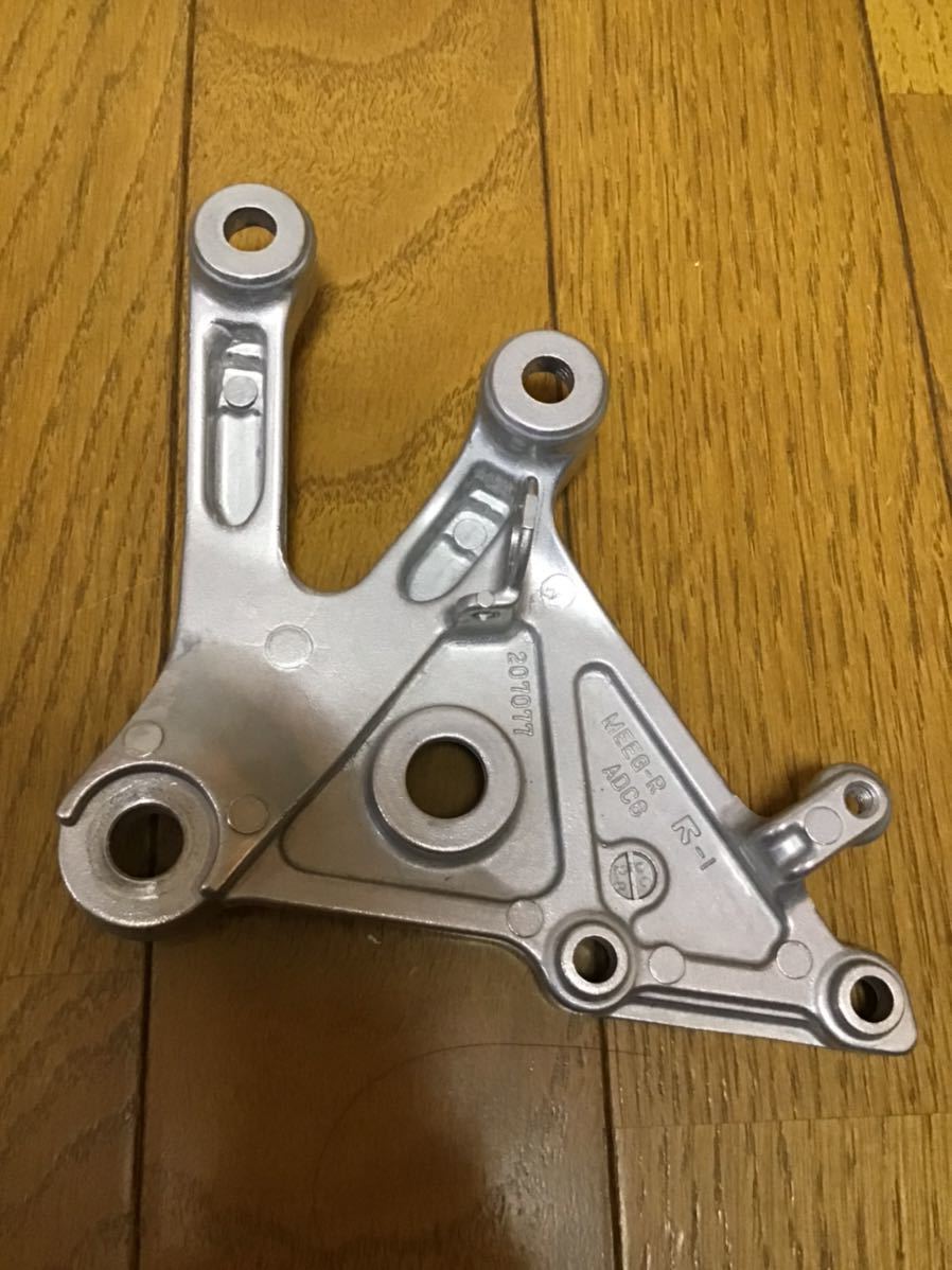 cbr600rr meeg lr 左右　純正　ステップ　ホルダー　HONDA parts 部品　207077 069 adc6 中古　パーツ　pc40？　バイク_画像5