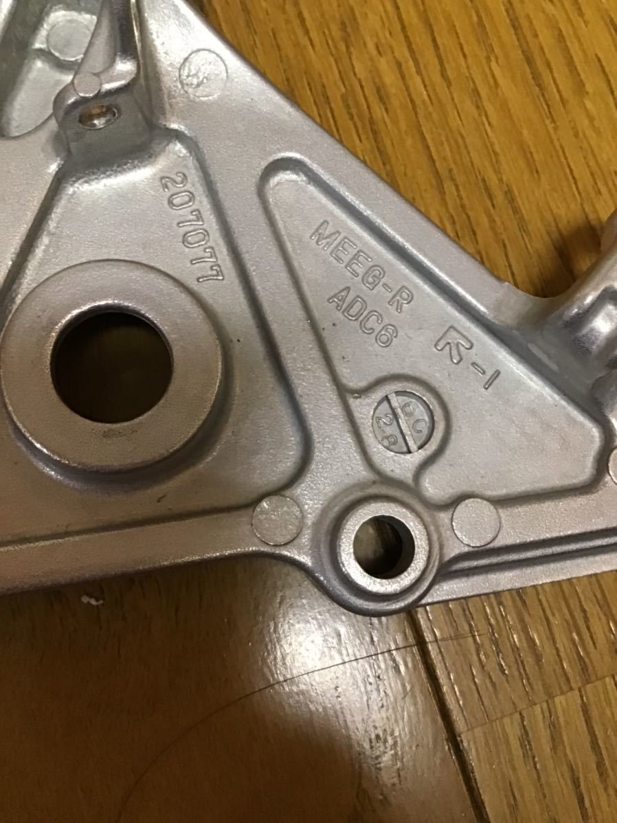 cbr600rr meeg lr 左右　純正　ステップ　ホルダー　HONDA parts 部品　207077 069 adc6 中古　パーツ　pc40？　バイク_画像7