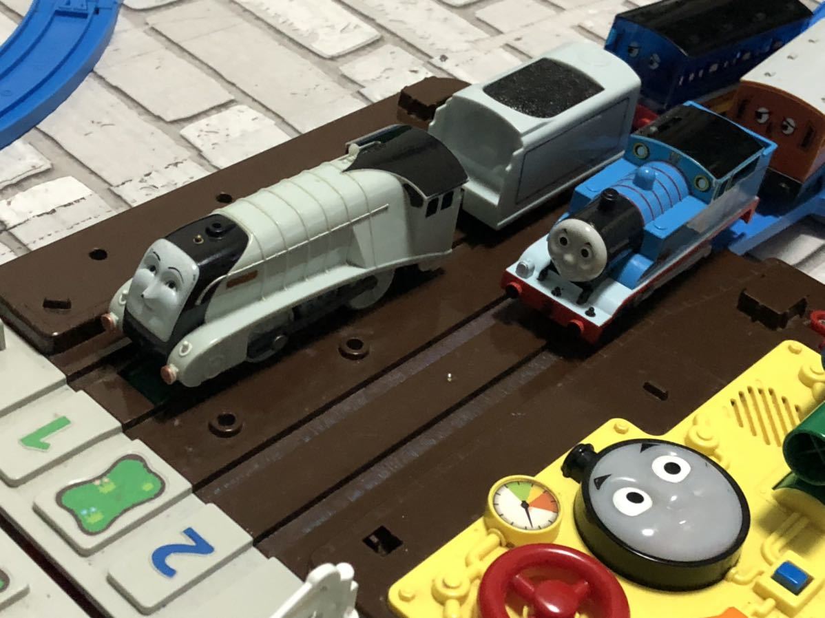 1円スタート プラレール トーマス とおせんぼふみきり パーシー