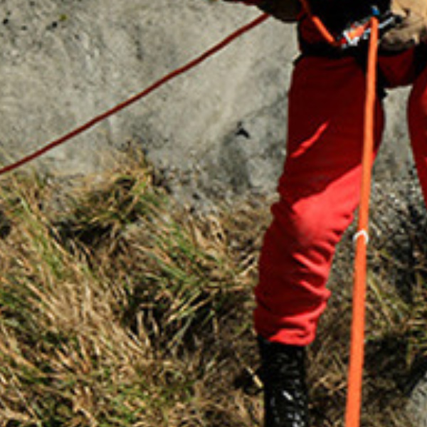 クライミングロープ1本 ロープ長さ12メートル 太さ14ミリ 全2色 強度が高く丈夫で安全 ロッククライミング レジャー 岩場 山登りにおすすめ_画像3