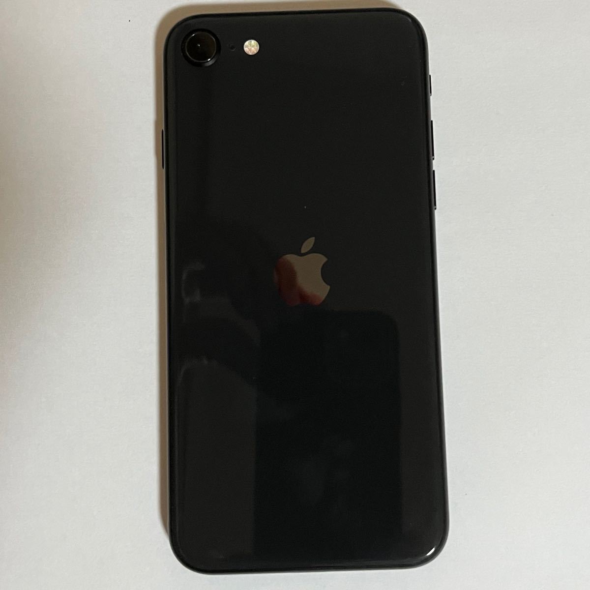 iPhone SE 第2世代 SE2 本体 GB ブラック ドコモ SIMフリー