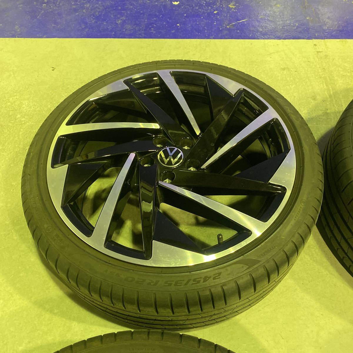 VW フォルクスワーゲン アルテオン 純正ホイール 20×8J 5/112 +40 245