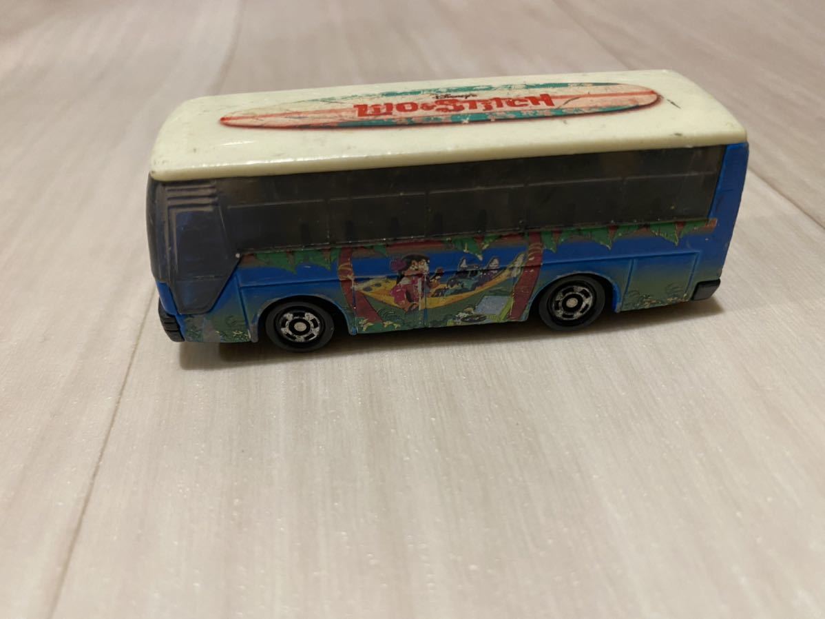 トミカ　ディズニー リロ&スティッチ いすゞ スーパーハイデッカー バス 1988_画像3