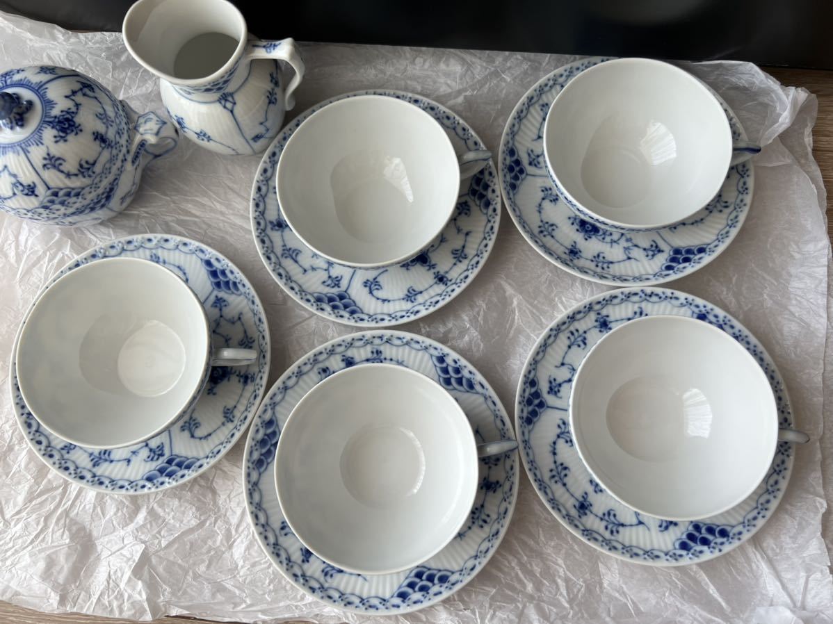 ○超美品ROYAL COPENHAGEN ブルーフルーテッド ハーフレース カップ