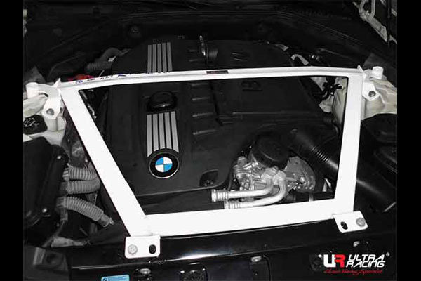 【Ultra Racing】 フロントタワーバー BMW 7シリーズ F01 KA30 09/03-15/10 740i/740Li [TW4-2909]