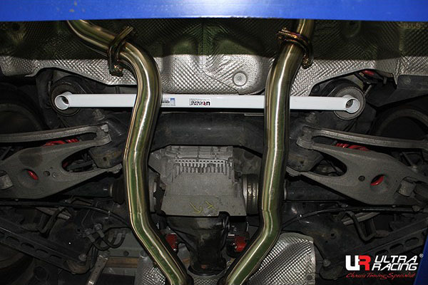 【Ultra Racing】  задний  балка  скоба  BMW 1 серия  E87 UF30 04/10-12/08 130i [RL2-1048]