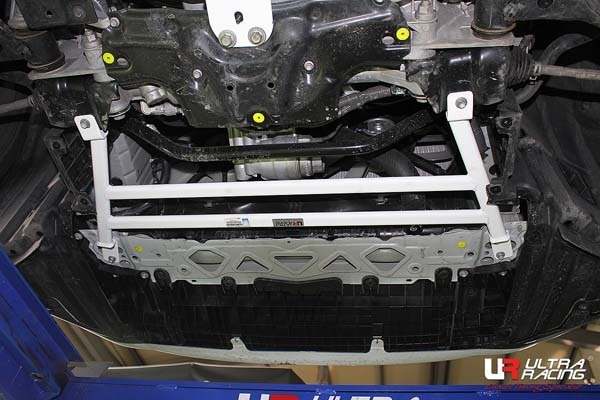 [Ultra Racing] front member brace Lexus IS200T ASE30 13/05- 200T [LA4-2940]