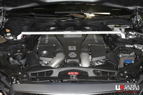 [Ultra Racing] front tower bar Mercedes Benz E Class W212 212076 09/05-18/01 E63 AMG [TW2-3780]