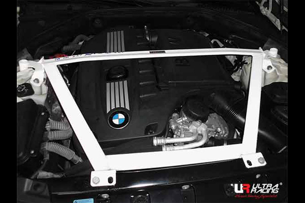 【Ultra Racing】 フロントタワーバー BMW 7シリーズ F02 YA30 09/03-15/02 740i [TW4-2909]_画像1