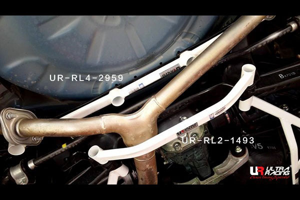 【Ultra Racing】 リアメンバーブレース スバル WRX S4 VAG 15/06- [RL4-2959]_画像1