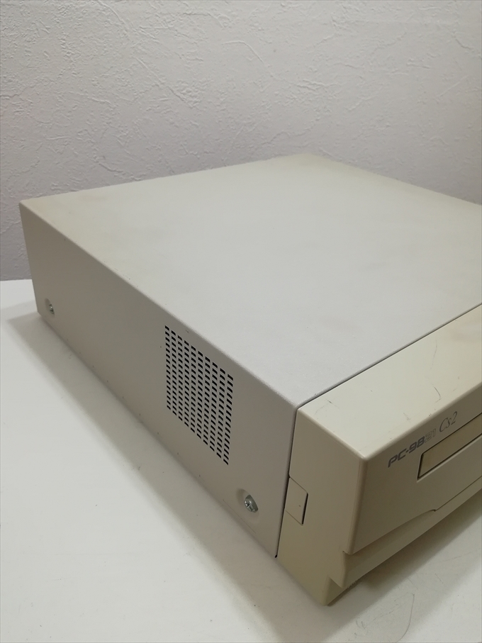 NEC PC-9821Cs2 model S2 旧型PC 本体のみ 通電不可 動作未チェック 修理や部品取りに ジャンク品_画像3