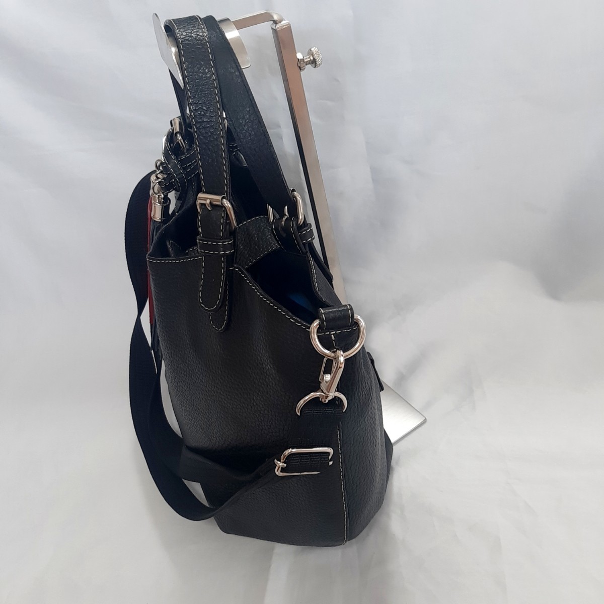 新品 キタムラ タッセル 2way 牛革 ブラック ハンドバッグ ロゴ 新品 キタムラ タッセル 2way 牛革 ブラック ハンドバッグ ロゴ