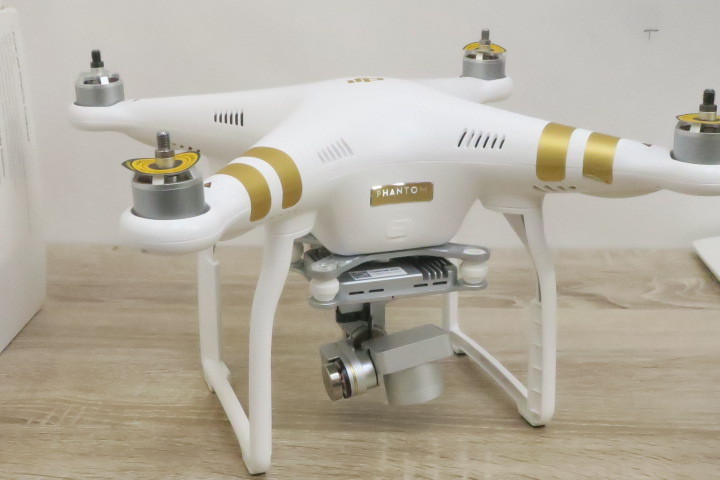 ●【ほぼ未使用品】DJI　PHANTOM 3 PROFESSIONAL/ファントム3　プロフェッショナル　ジャンク　〈商品説明必読〉_画像3