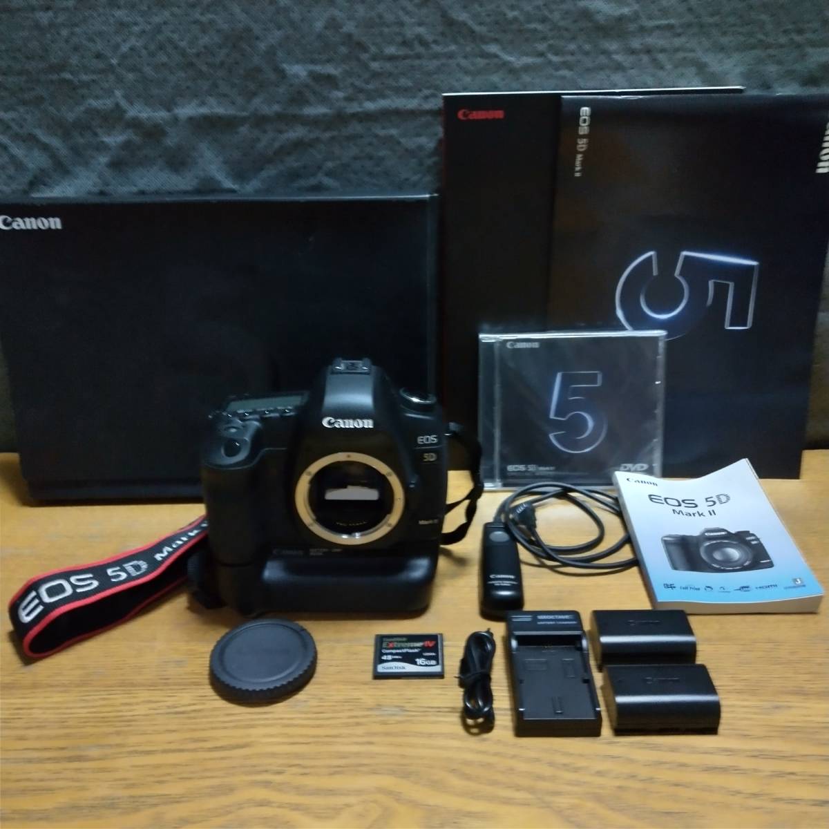極上美品】☆Canon EOS5D Mark Ⅱ ボディ+バッテリーグリップ BG-E6