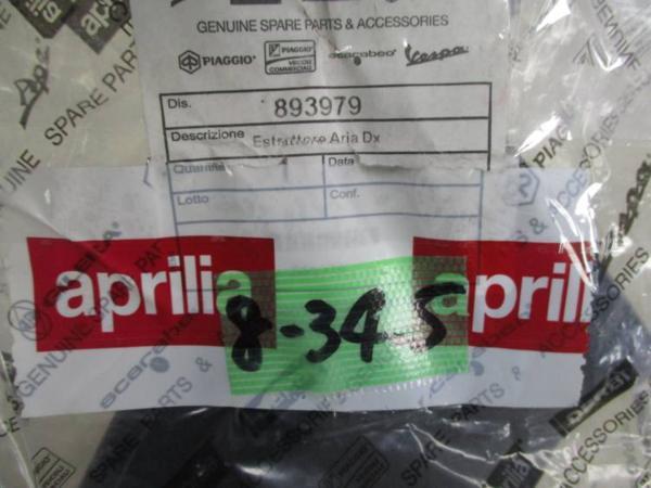 ☆新品未使用☆ 純正(893979) 右側インナーダクト アプリリア RSV4 1000 RS125 RS4 aprilia 8-34.5_画像3