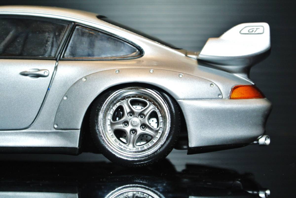 ☆絶版モデル☆カスタム品☆UT models 1/18 Porsche 911 GT2 ポルシェ