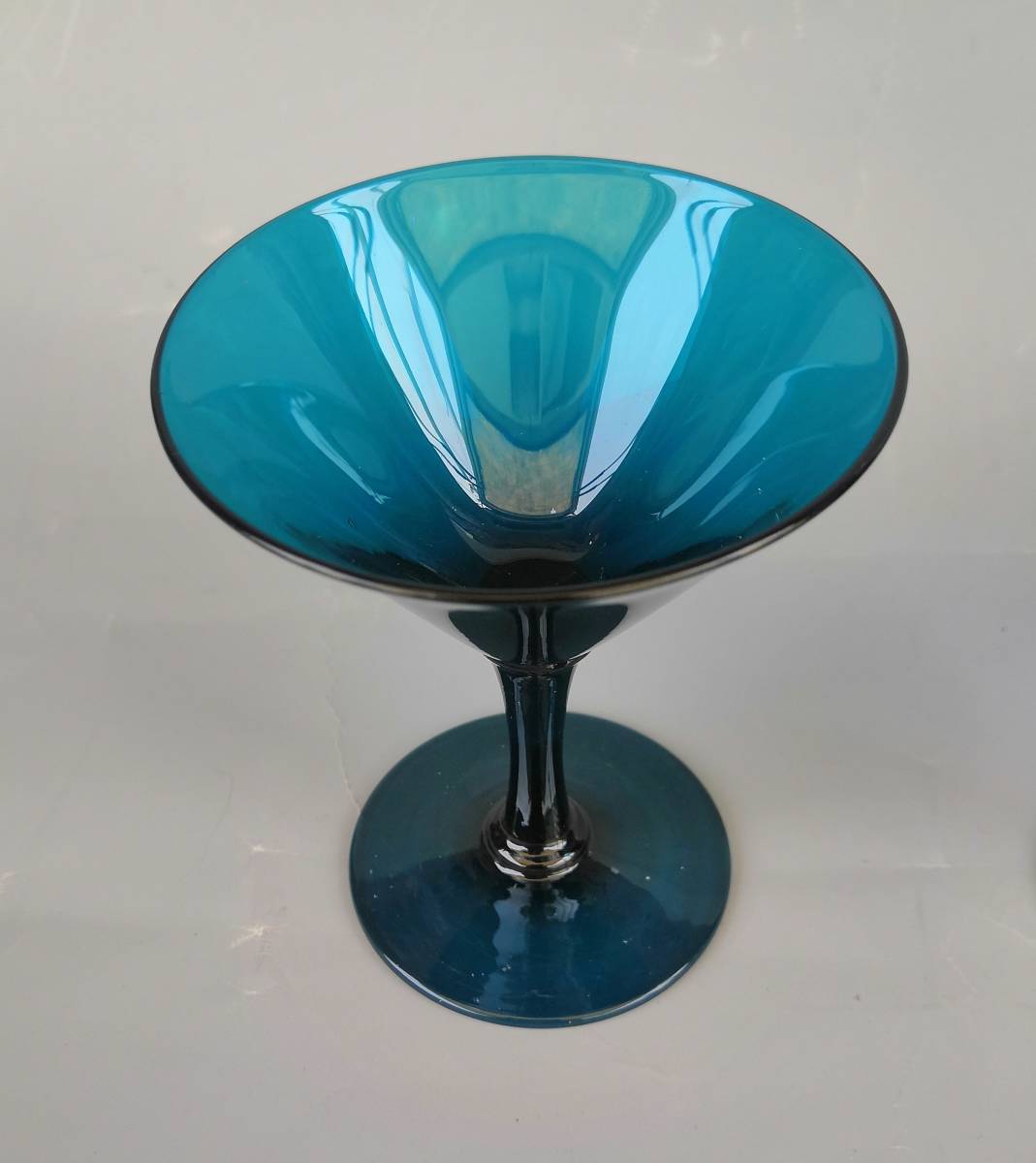 綺麗なブルーガラスで出来たカクテルグラス２個セット全国一律普通郵便定形外規格外３５０円の画像5