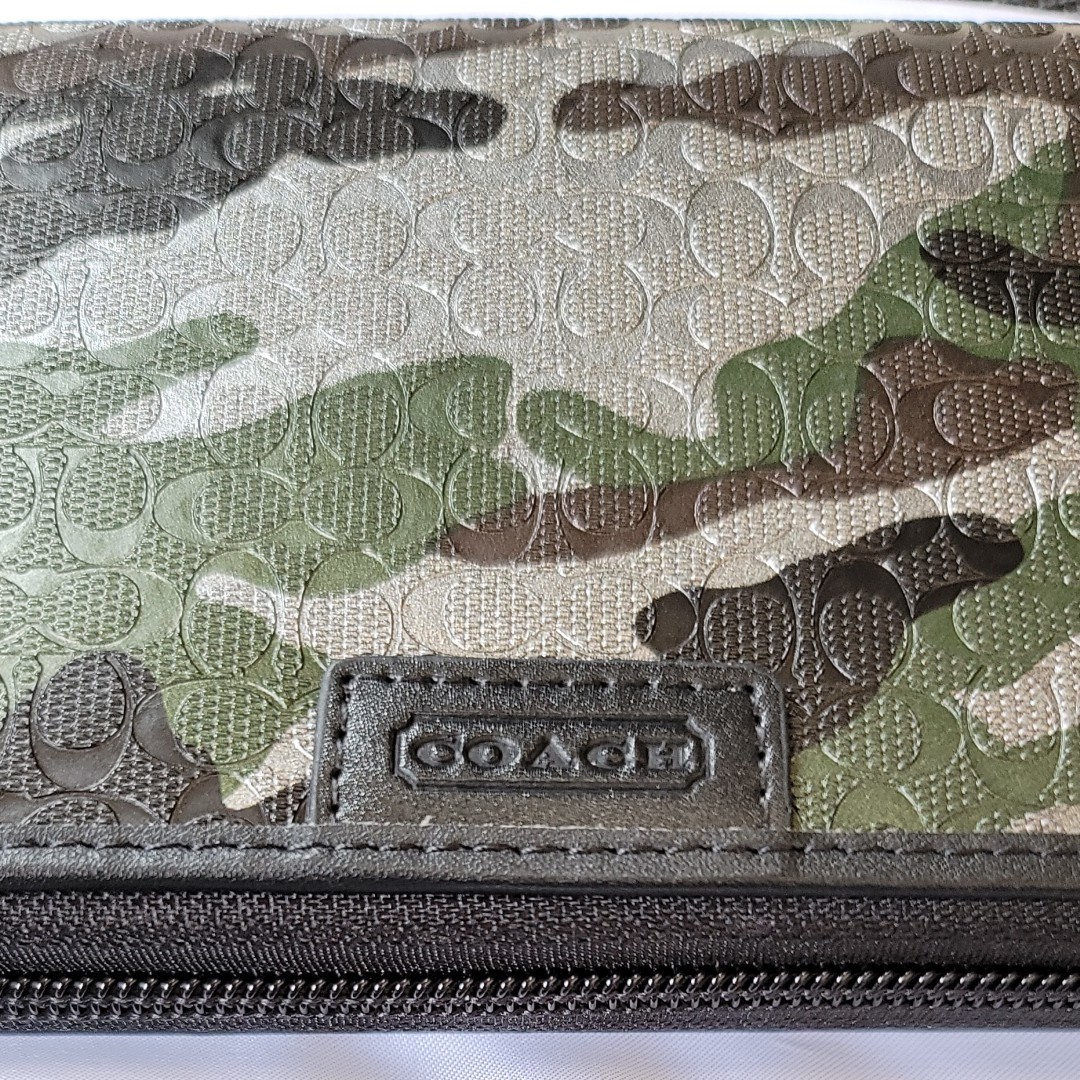 新品。COACHラウンドファスナー　長財布　コーチ 迷彩柄　メンズ長財布　メンズ財布