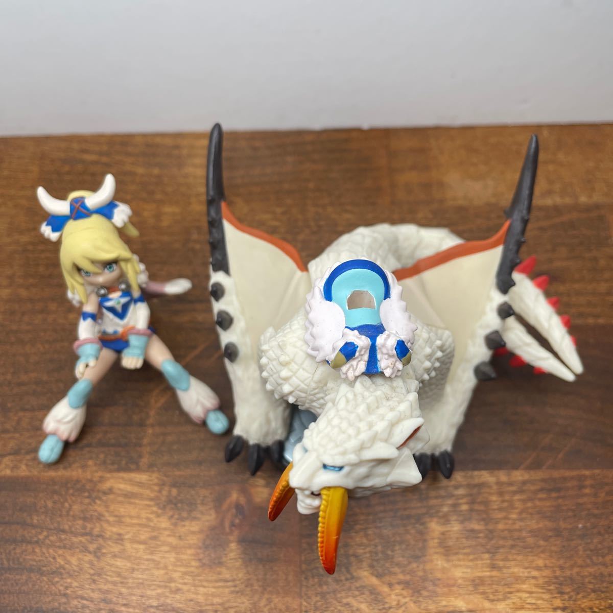 ベリオロス(ヒョウガ)&アユリア アミーボ amiibo ベリオロス(ヒョウガ)&アユリア アミーボ amiibo