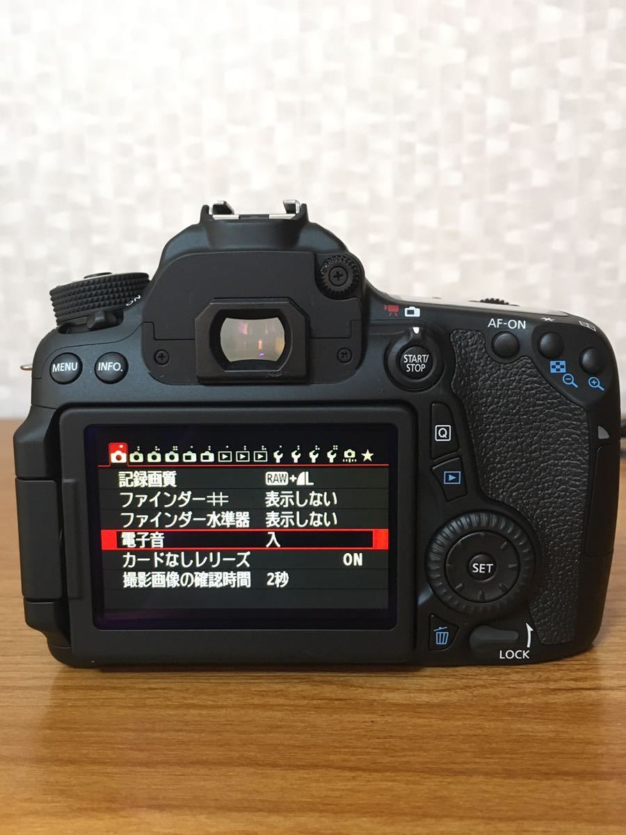 Canon キャノン EOS70D ボディのみ　外観美品　シャッター回数21000回台　ジャンク _画像9