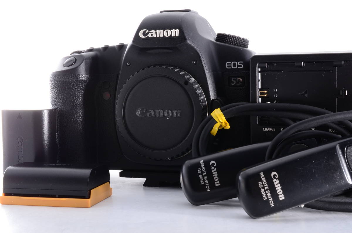 ショット数 15，357回 キヤノン Canon EOS 5D Mark II ボディ デジタル