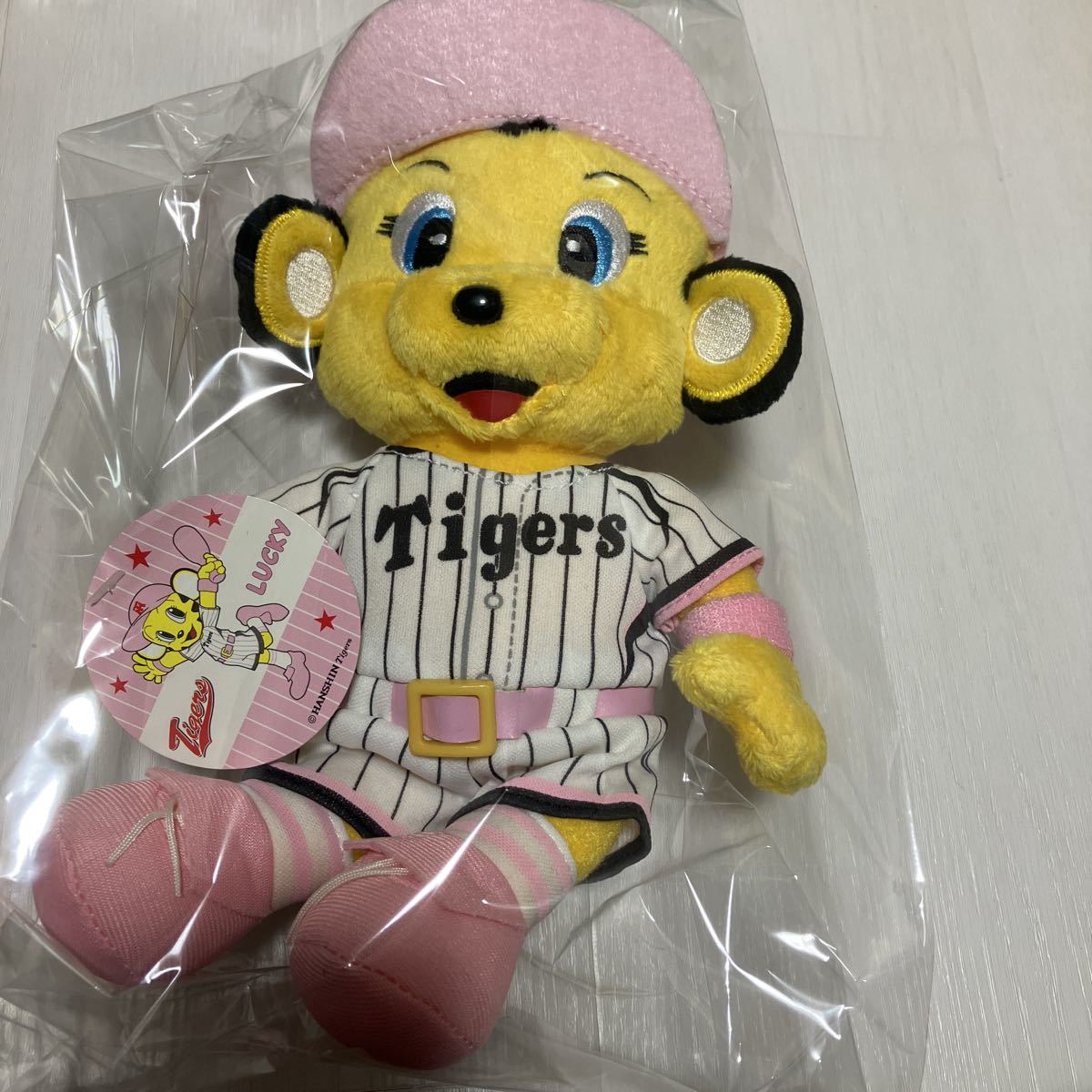 阪神タイガース ラッキー ぬいぐるみ 人形 プロ野球 タグ付き Mサイズ その他 売買されたオークション情報 Yahooの商品情報をアーカイブ公開 オークファン Aucfan Com