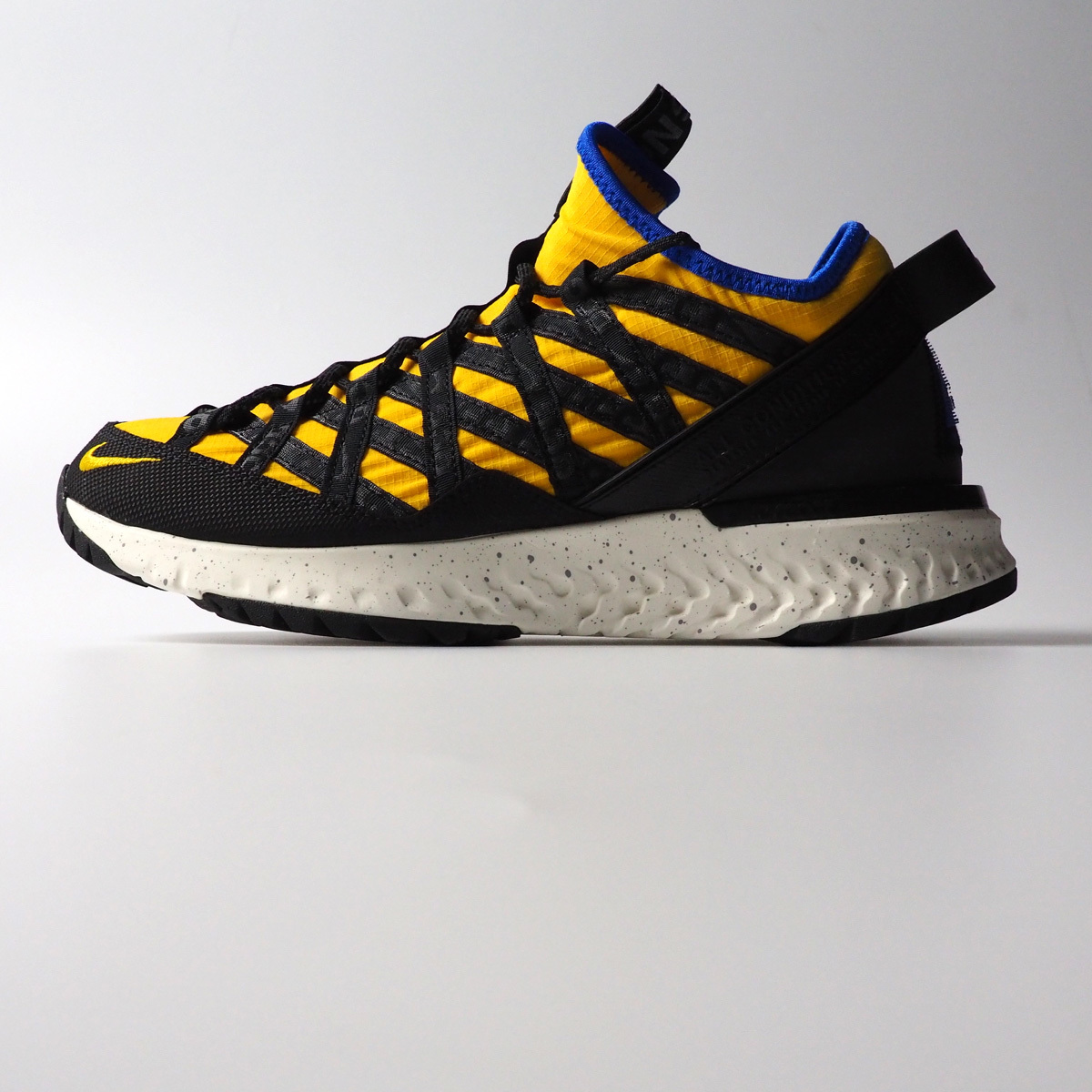 ムノーリタ ヤフオク! - NIKE ACG TERRA REACT GOBE ”AMARILLO” 26.5セン... ンユース