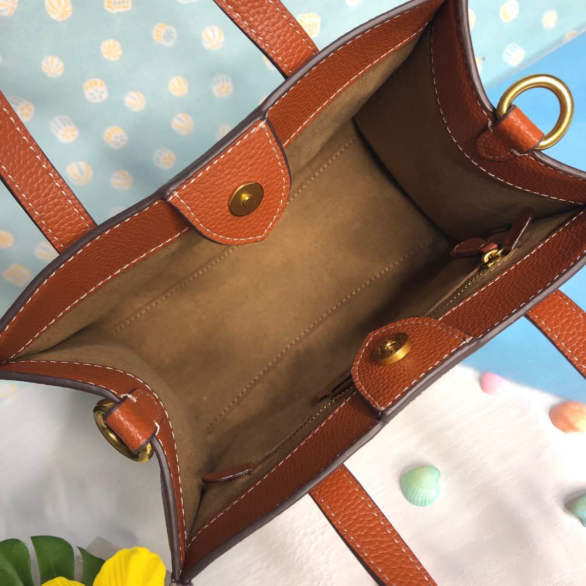 COACH コーチ 最新作 ハンドバッグ 新品 未使用 馬車 mtsn1mamuju.sch.id