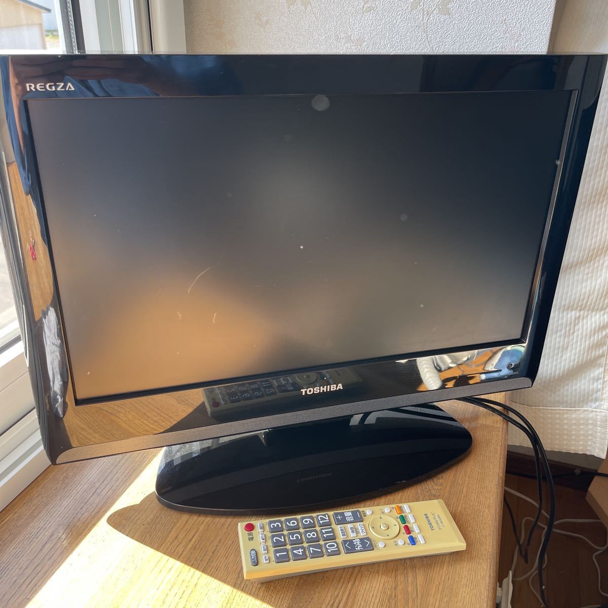 TOSHIBA/東芝　19A8000 地デジ　リモコン付　動作保証　19インチ液晶テレビ　19型TV_画像2