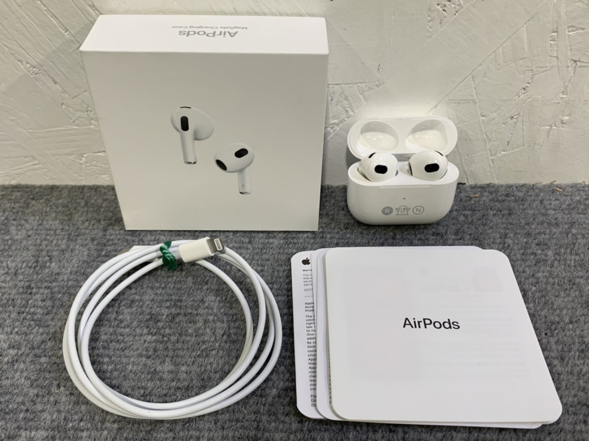 1円 Apple ワイヤレスイヤホン AirPods with Charging Case 第3世代