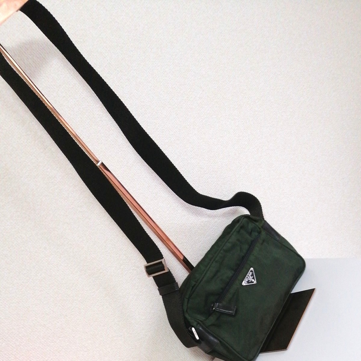 取り扱い店舗限定 PRADA ショルダーバッグ 若草色 namaste-restoran.ee