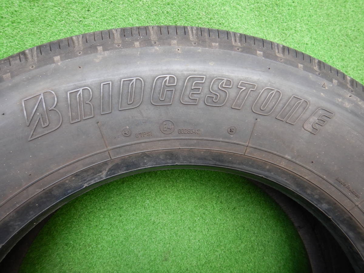 ★BRIDGESTONE R202★205/70R17.5 115/113L LT 残り溝:未使用 片減り、ひび割れ等あり 2015年製 1本 MADE IN JAPAN_画像3