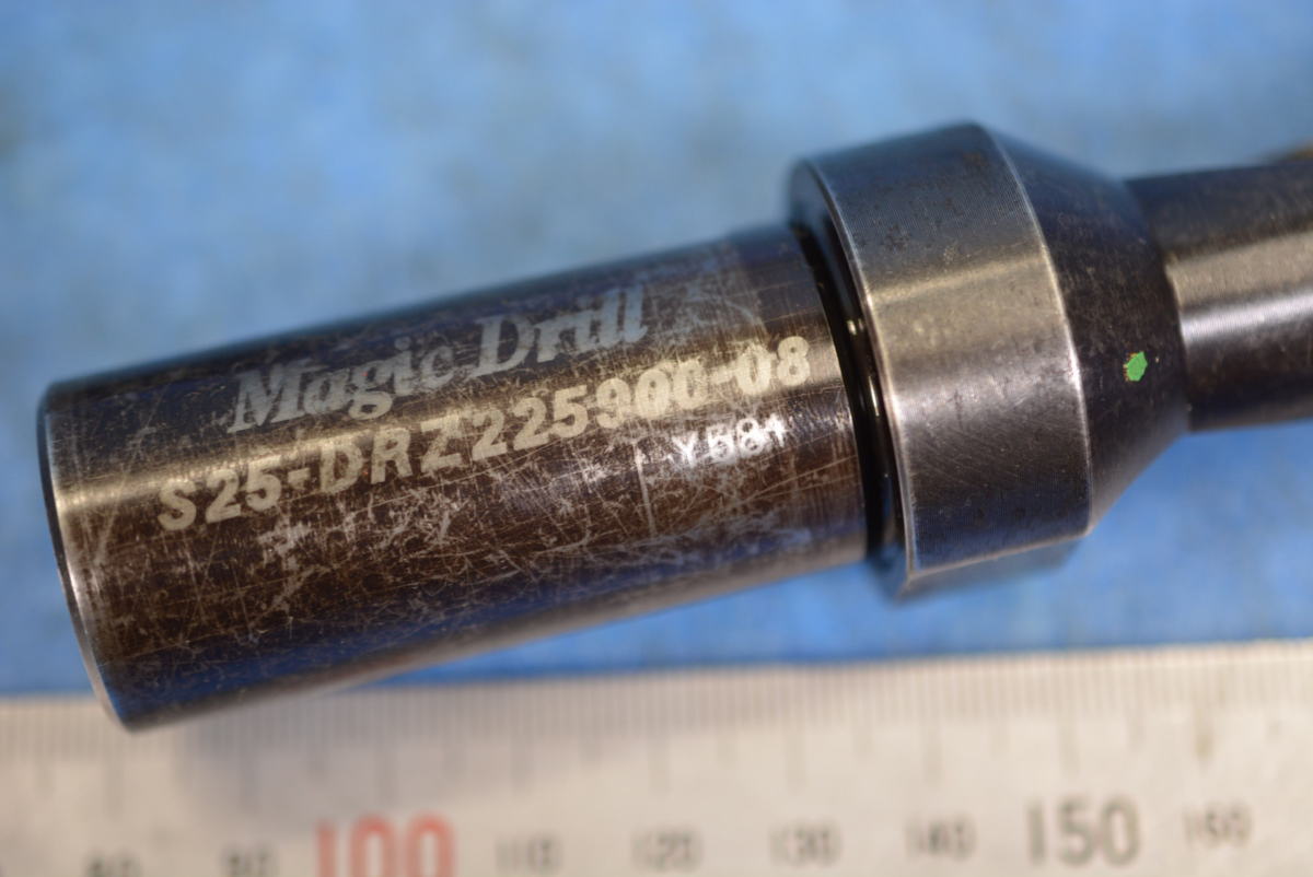 京セラ マジックドリルDRZ型 S25-DRZ225900-08 刃径25.5 中古 京セラ マジックドリルDRZ型 S25-DRZ225900-08 刃径25.5 中古