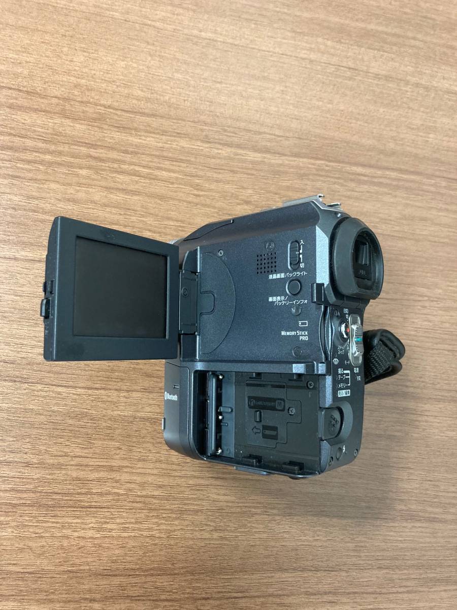 大「2390」ジャンク SONY Handycam ハンディカム DCR-PC300 ビデオカメラ バッテリー 三脚付き_画像7