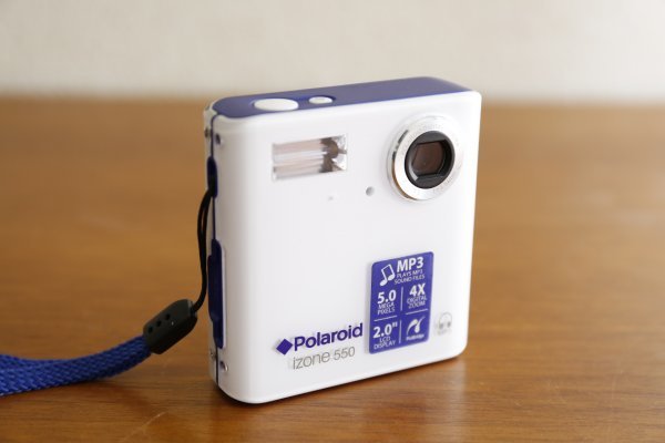 かわいいデジカメ Polaroid izone 550 - メルカリ|コンパクト かわいいデジカメ Polaroid izone 550 - メルカリ|コンパクト