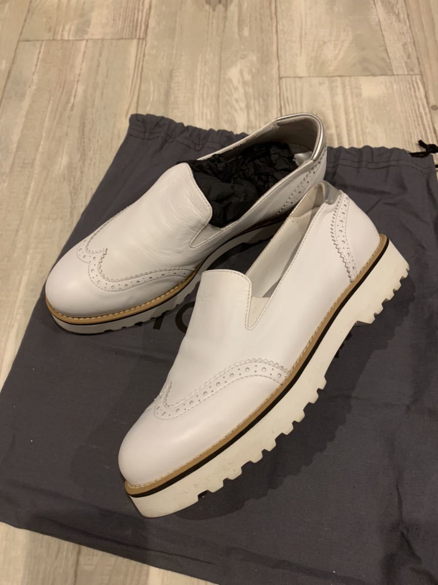 HOGAN イタリア製 ホワイトモカシン スリッポン www.disdukcapil