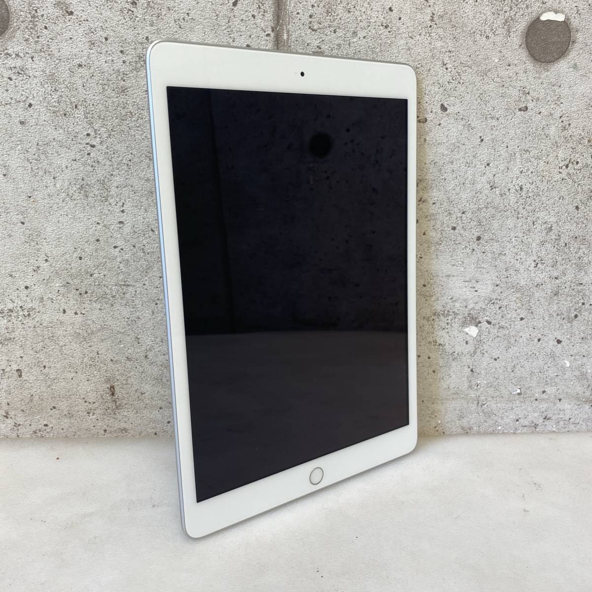 送料無料】 iPad 第7世代A2197 32GB 2019 Wi-Fiモデル動作品A413-2