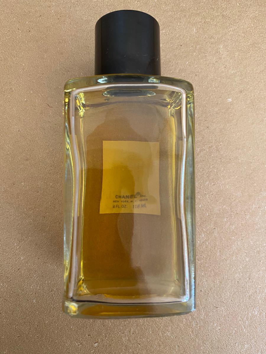 CHANEL  EAU DE TOILETTE  No.19  118ml  4FL.OZ  シャネル　香水　