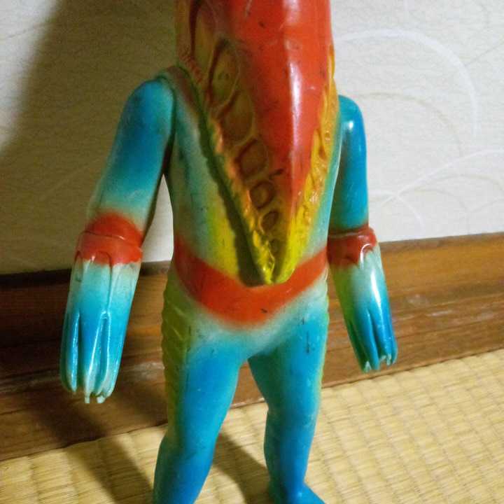 年代当時物 旧マルサン メトロン星人 ソフビ 全長22センチ位 年代当時物 旧マルサン メトロン星人 ソフビ 全長22センチ位