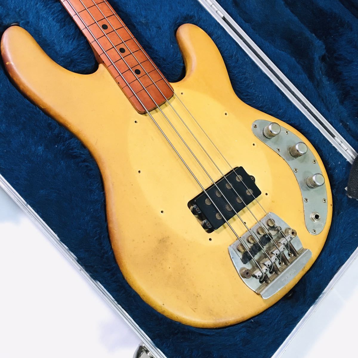 1979 year MUSICMAN Stingray Pre-Ernie period Vintage Bass Musicman stay n gray fret less processing 