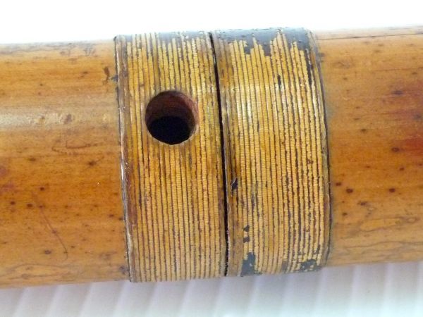 晏弘銘 尺八 銘有 中継ぎ 藤巻 歌口水牛 約66.5cm 内部漆 刻印 在銘