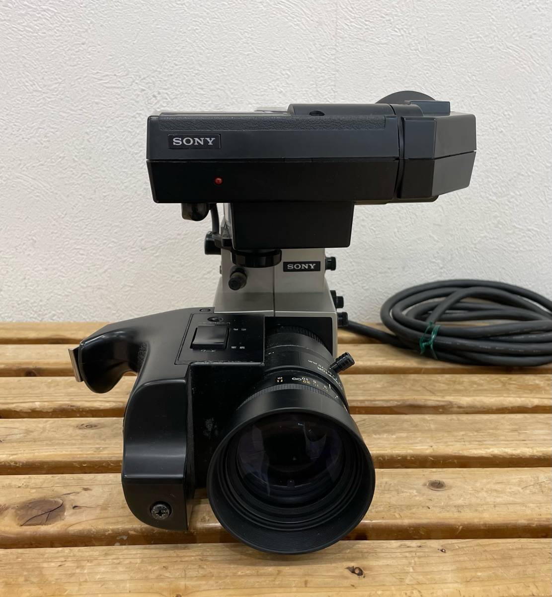 【316A】中古 動作未確認 SONY ソニー カラービデオカメラ HVC-F1 LENS f=11~70mm 1:1.4 ジャンク 昭和 同梱不可 まとめて取引不可_画像4