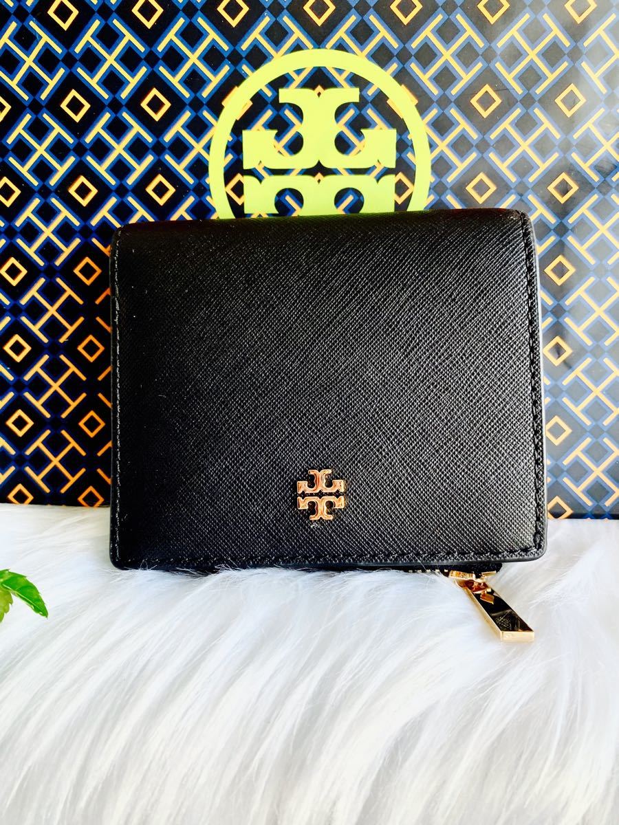 注目の福袋! 新品 TORY BURCH トリーバーチ 二つ折り財布 - 二つ折り