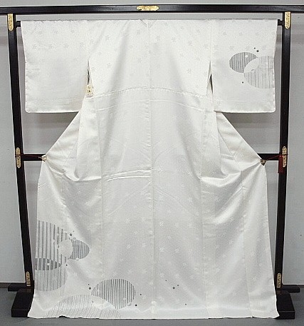 お仕立て上がり正絹　手縫い　白地　高級タイシルク使用　線状輪柄1416