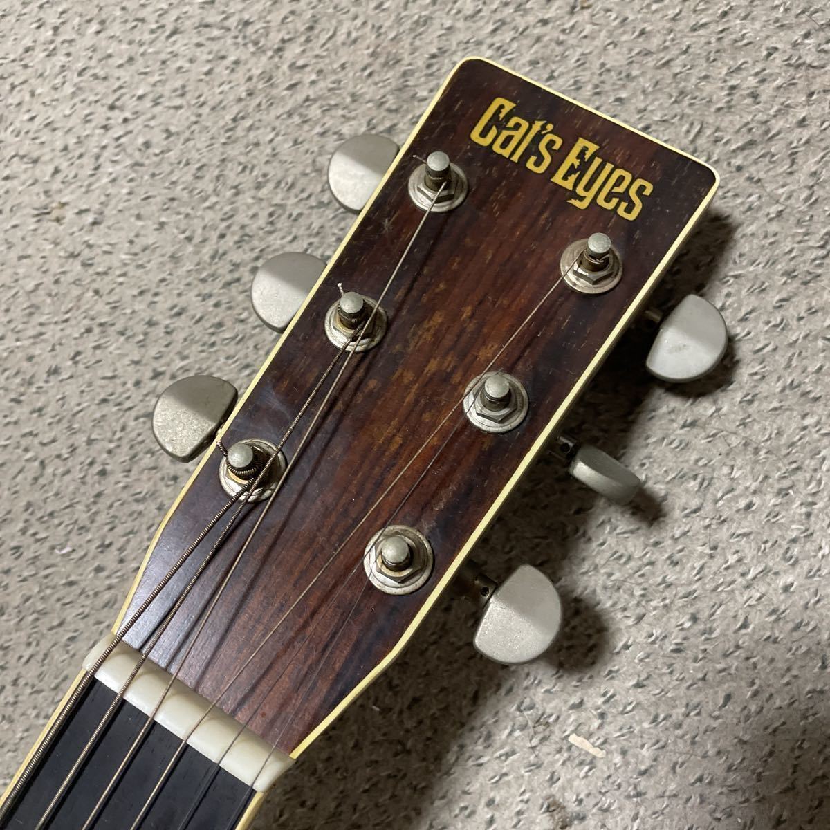 TOKAI CAT'S EYES CE−300 弦高低く弾きやすい