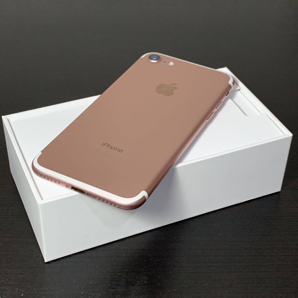 超美品 iPhone 7 32GB SIMフリー-