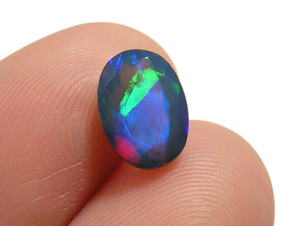 天然ブラックオパール ルース 0.38ct-