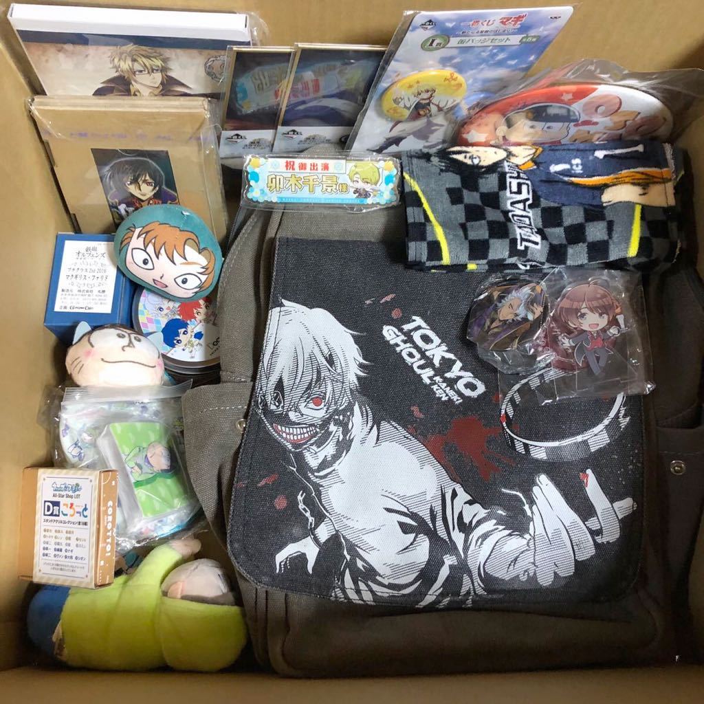 1円〜 アニメグッズ 超大量 女性向け まとめ売りセット/缶バッジ