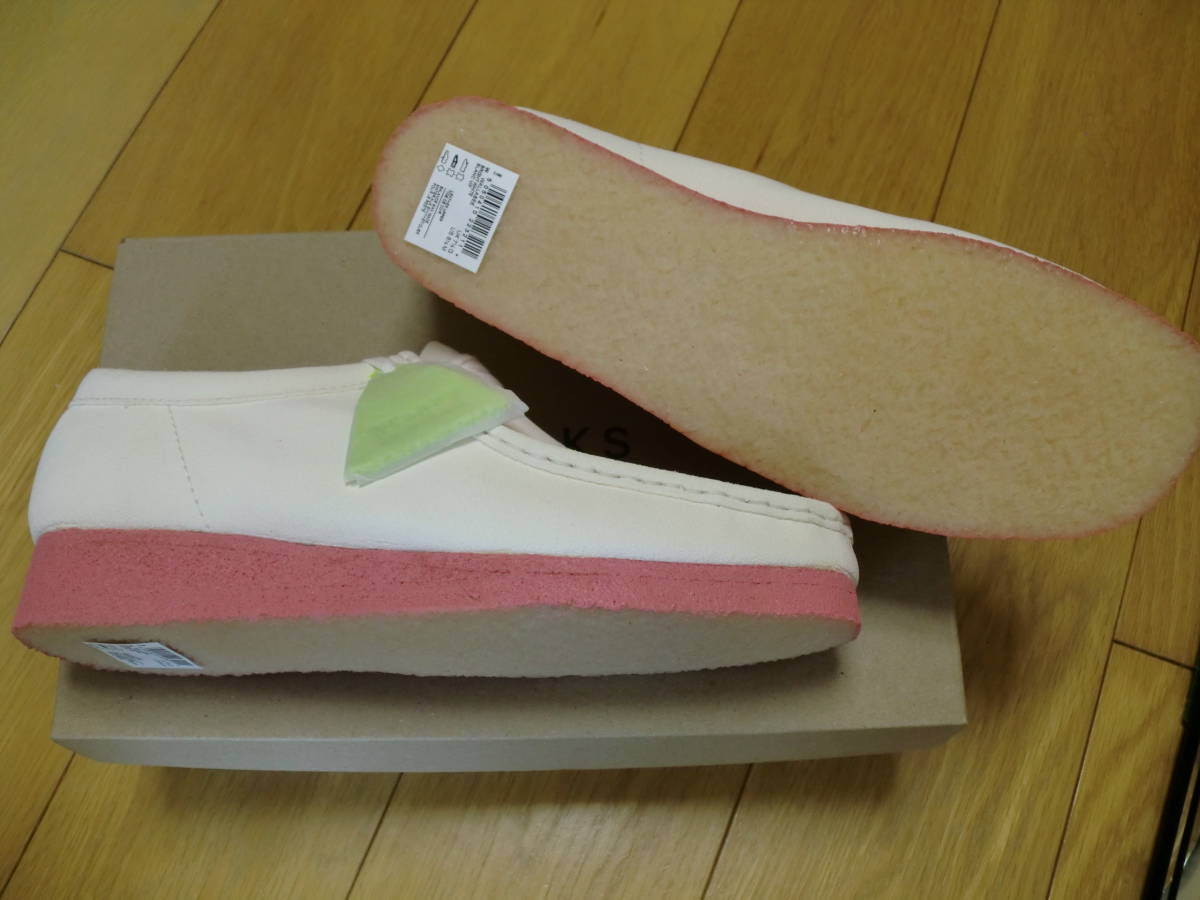 新品未使用 クラークス ワラビー CLARKS Wallabee　Bright White C　白/ピンクソール 26cm程度 UK ７・1/2　送料無料　_画像3