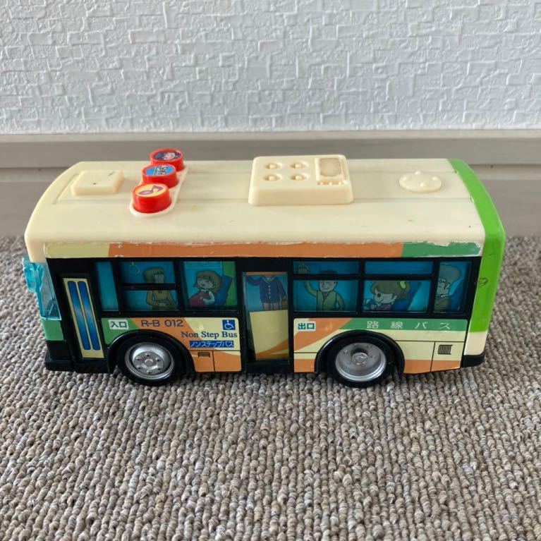 路線バス いすゞのエルガ 都営バス ミニチュア フィギュア 玩具 トミカプラレール好きにも はたらく車 子ども キッズ ベビートイ_画像2